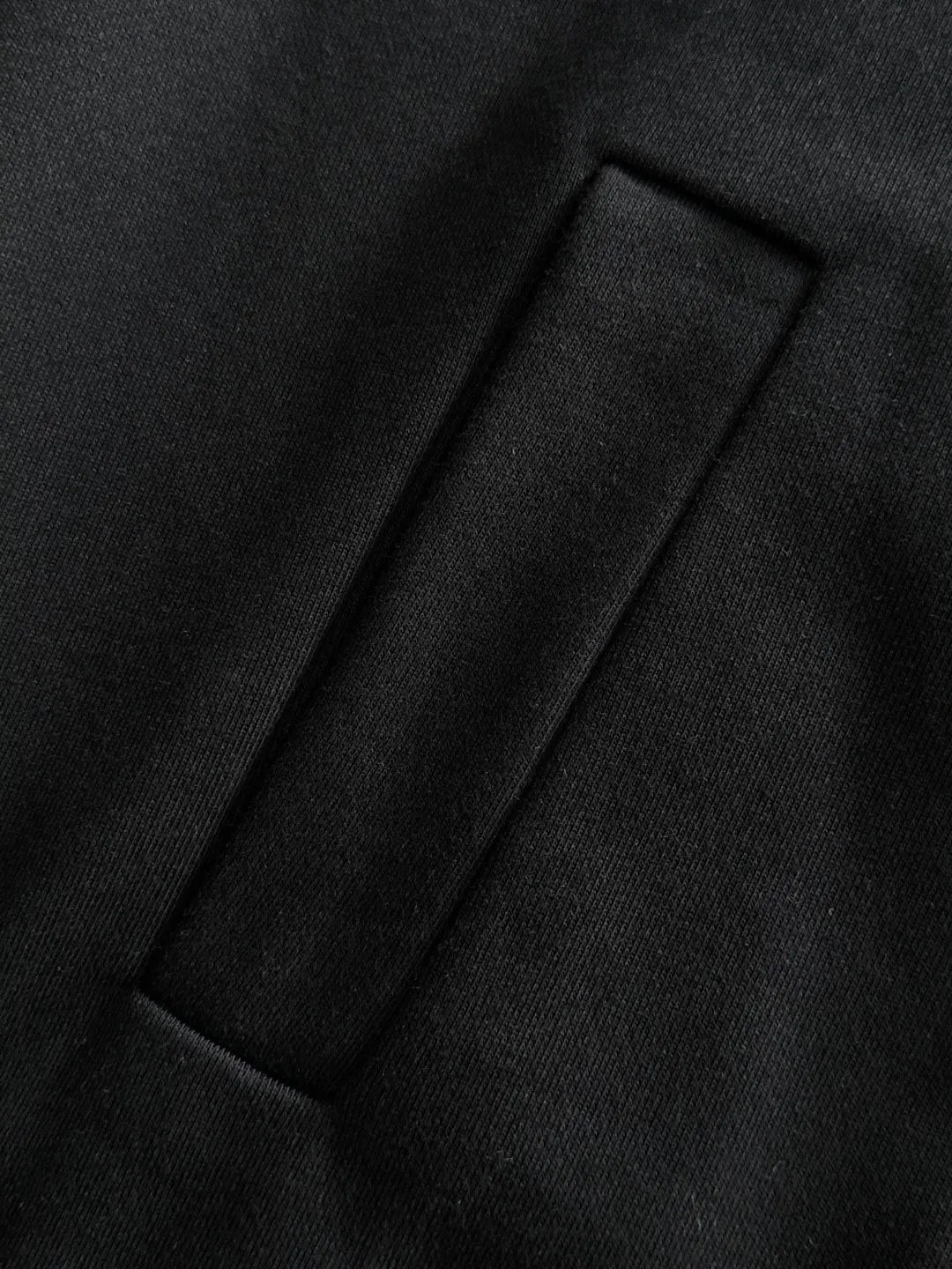 Next day shipment P460 Stone lsland/Stone Island Exclusively launches the new 25ss autumn and winter lapel zipper jacket. Many stars have the same style. The craftsmanship cannot be copied by ordinary small workshops. We are not afraid of any challenges in terms of materials, detail restoration and craftsmanship, just to provide everyone with wonderful products. Compare the top original versions at will. No expense is spared just to do better. Unique imported fabric feel. Purely imported German machine production. Precision operation and 10,000-needle density. A full set of new accessories and three standards are fully customized simultaneously. The upper body is versatile and fashionable. The perfect choice for autumn and winter. A must-have item. Size chart: S to XXL (or please state your height and weight when placing an order)